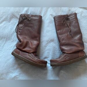 Manitobah Mukluks Tamarack winter boots (women size 7 / 7.5)